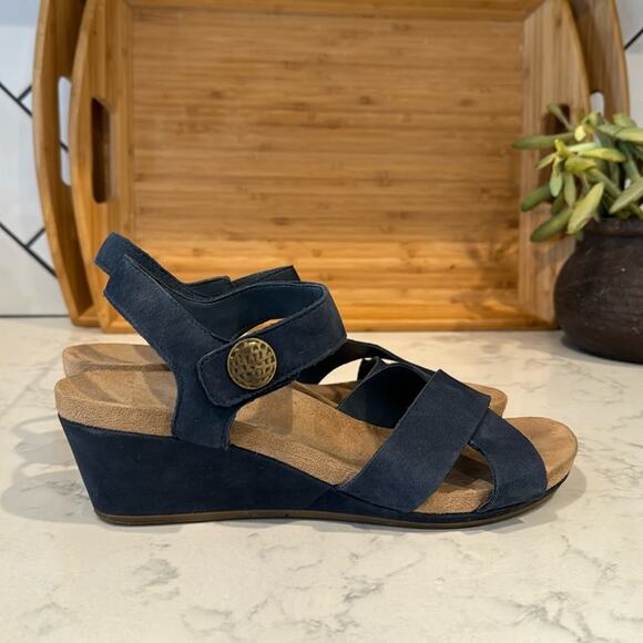 Bjorndal Sadie Wedge Sandals suede neutral minimalist comfortable size 9 blue - Picture 1 of 8